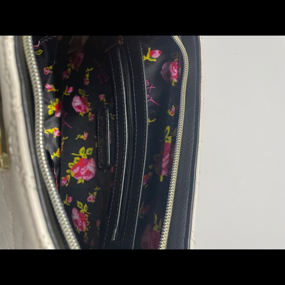 Betsey Johnson White & Cheetah print purse tote - Picture 9 of 15